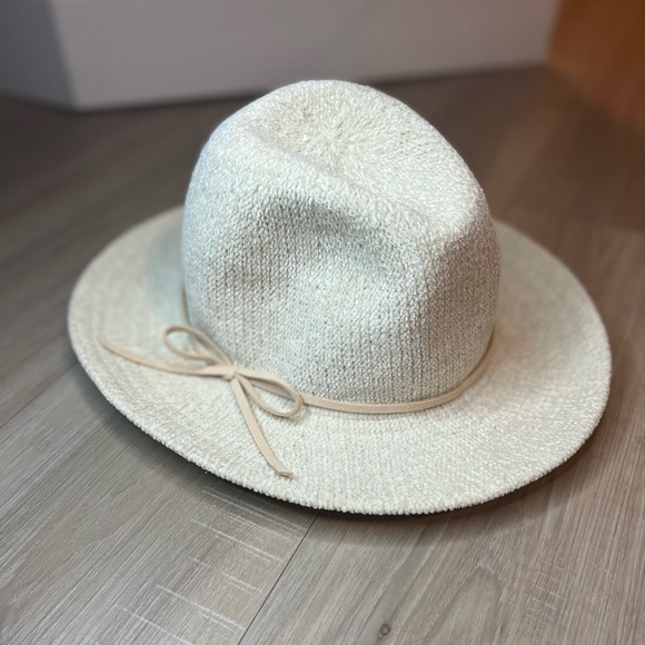 Target Accessories - Woman’s Hat